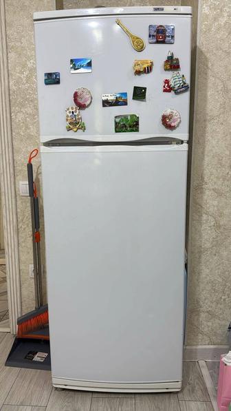 Продам холодильник