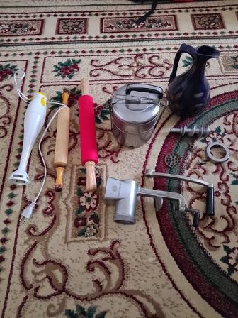 Продам кухонный инвентарь, все рабочие, не дорого мясорубку