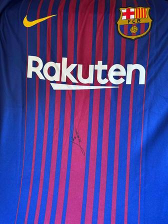 Месси подписанная футболеа