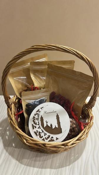 Корзина из сухофруктов