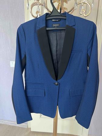 Костюм брючный, вечерний. Итальянский, цвет синий.