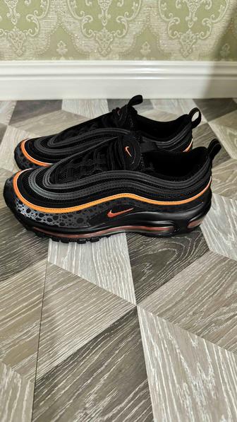 Кроссовки Nike