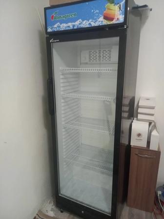 Витринный холодильник