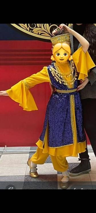 Продам детское платье на 7,8,9 лет