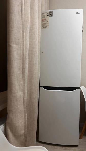 Продам холодильник