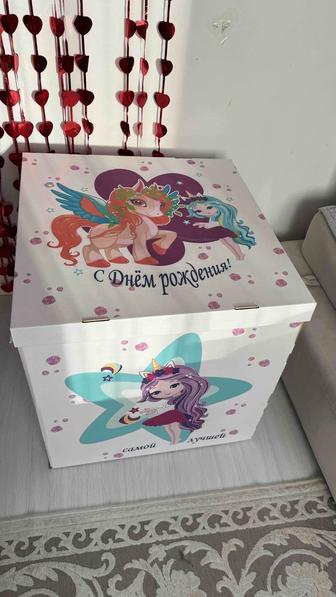 Продам большую подарочную коробку