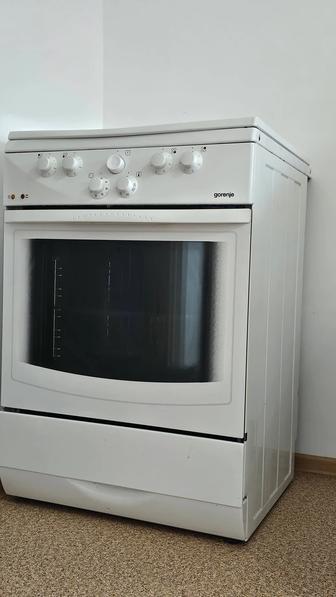 Электрическая кухонная плита