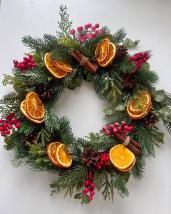 Новогодние венки и декор на стол ручной работы из натуральных еловых веток