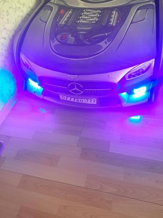 Кровать машина состояние отличное