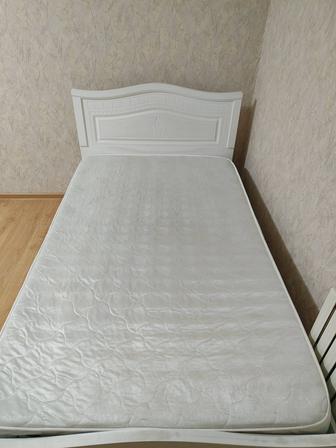 полутороспальная кровать