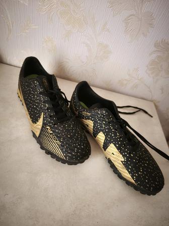 Кроссовки Nike 36 размер
