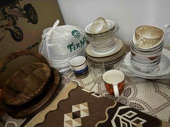 Посуда новая и бу в ассортименте , кастрюли, тарелки, стаканы, кесе.