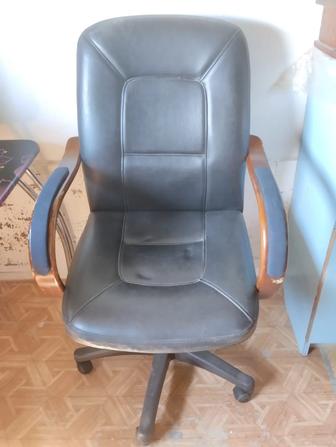 Продается кожаное кресло