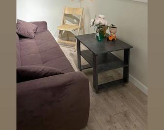 Продается срочно стол