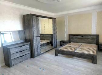 Спальный гарнитур шкаф 5дверый, кровать, комод, 2 тумбы, зеркало