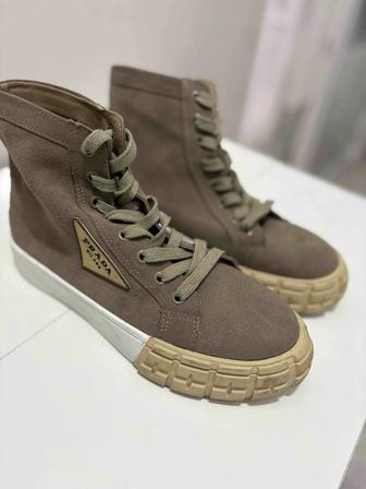 Продам кеды под Prada