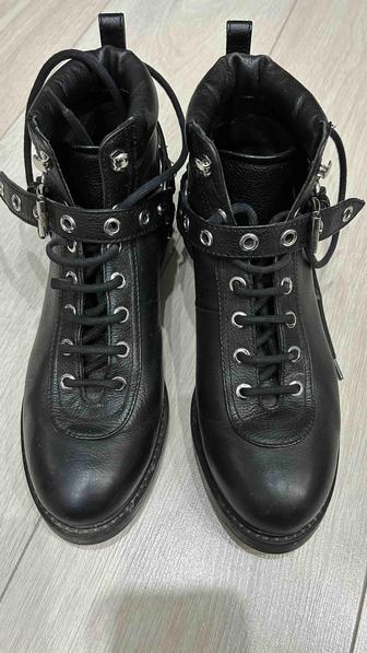 Ботинки love moschino