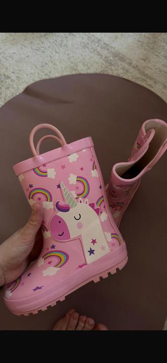 Продам сапоги новые