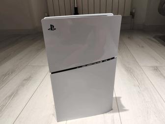 PlayStation 5 slim на гарантии пользовались 3 месяца с играми 2 джойстика д