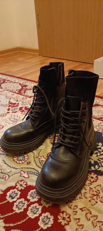 Продам осенние ботинки 35 размер Betsy