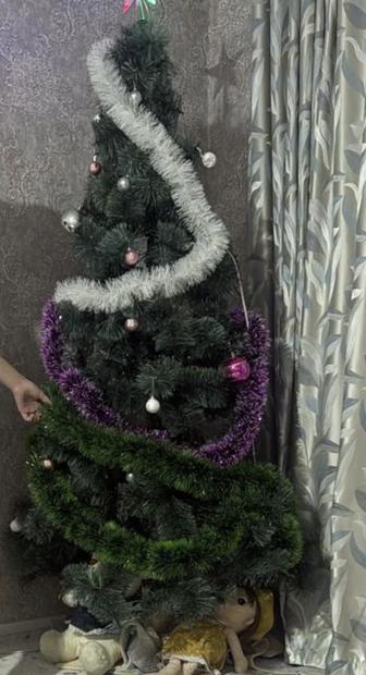 Продаем елку с игрушками