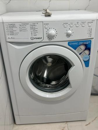 Продам стиральную машинку фирмы Indesit почти новая