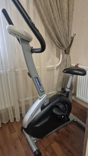 Продам велотренажер Sportop B600