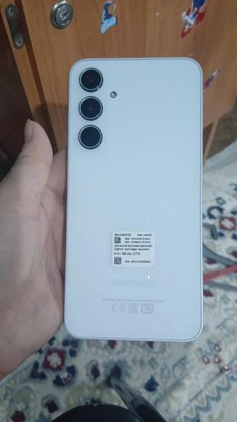 Самсунг А 35