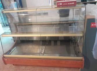 Продам витринный холодильник