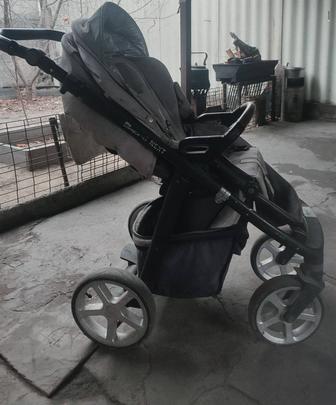 Продам хорошую качественую коляску