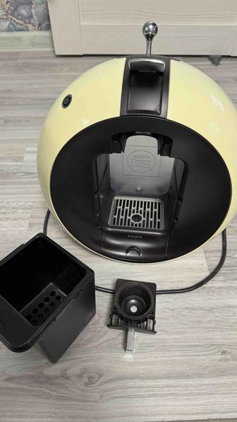 Продам капсульную кофемашину