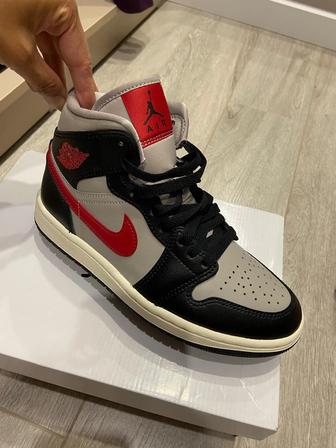 Продам кроссовки оригинал женские Nike Air Jordan Woman, размер 36-36.5