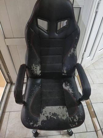 Компьютерное кресло игровое
