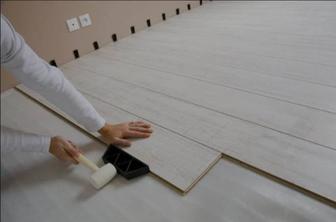 Идеальная укладка ламината и плинтусов