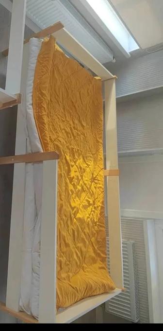 Кровать с матрасом