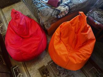 Продам два кресла мешка