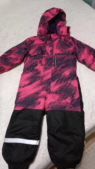 Продам комбинезон на ребенка зимний