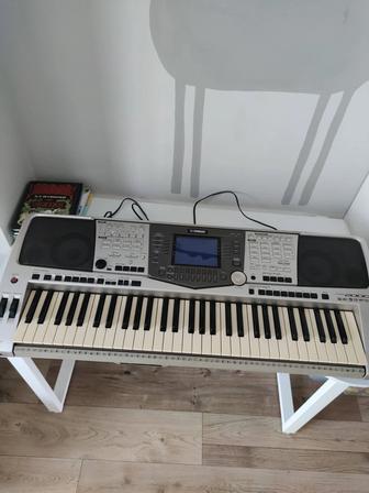 Yamaha PSR-2000