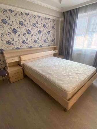 Кровать с матрасом
