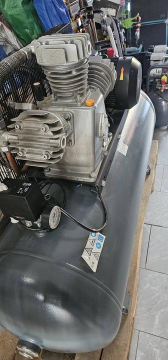 пКомпресор