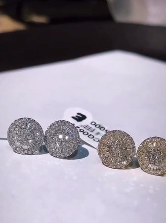 Ювелирные изделия из золота 750 с бриллиантами серьги и кольца