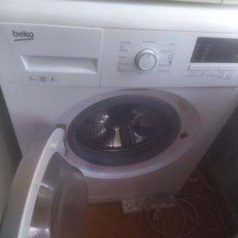 Продам очень срочно стиральную машину