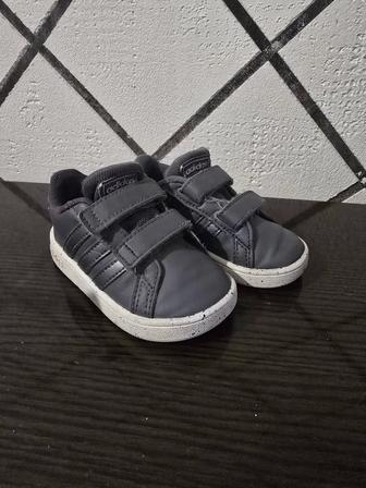 Продам кроссовки