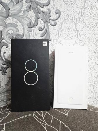 iPhone 6, Xiaomi 8