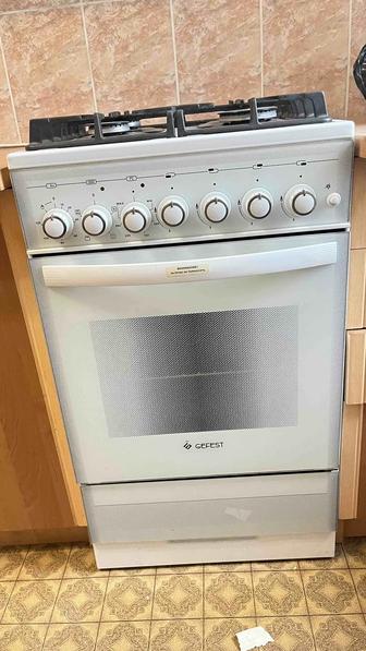 Продам газ плиту б/у в отличном состоянии