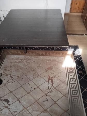 Продам стол складной на металлическом каркасе,б/у, отличное состояние