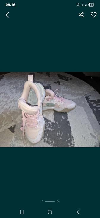 Продам кроссовки