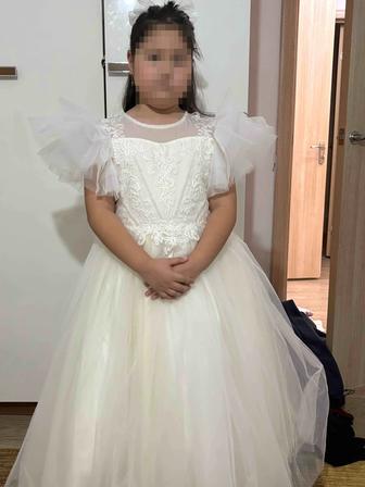 Продам платье для праздника