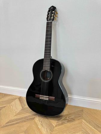 Продаю классическую гитару Yamaha C-40 (оригинал) в отличном состоянии