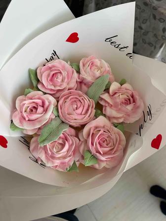 Зефирден жасалған тәтті гүлдер